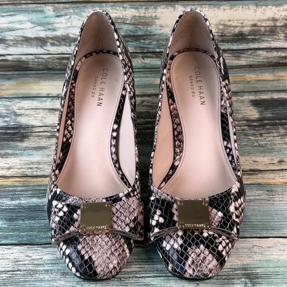 Cole Haan Tali Bow Pumps – Roccia Snake Print -Size 5 - Picture 4 of 6